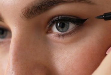 Winged Eyeliner