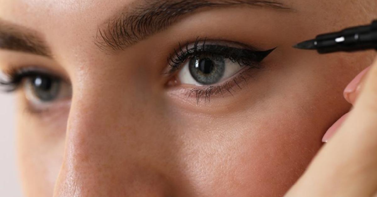 Winged Eyeliner