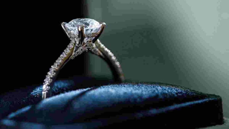 diamond engagement ring