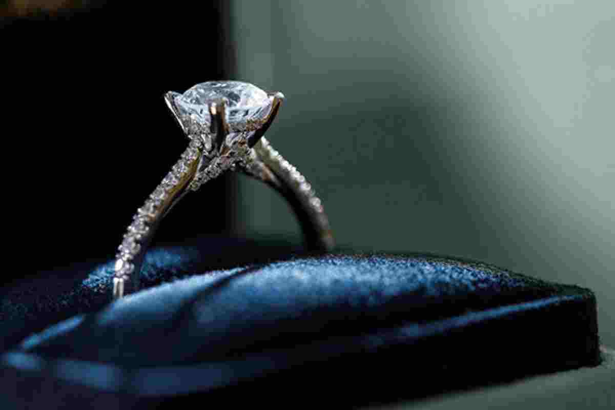diamond engagement ring